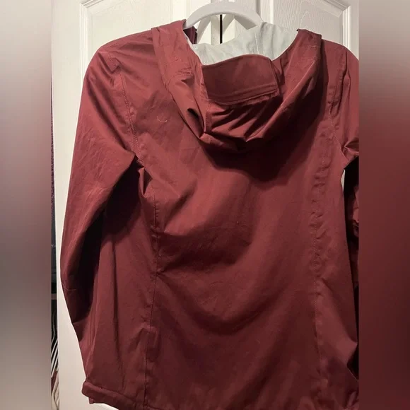 Northface windbreaker running - Picture 3 of 5